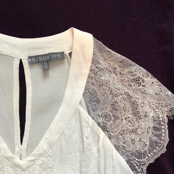 Beautiful, lacy white Britton Ivy top, size small - Picture 2 of 5